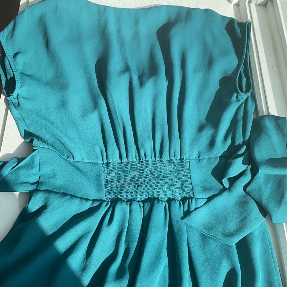 Forever 21 dress 🚨 - Picture 3 of 6